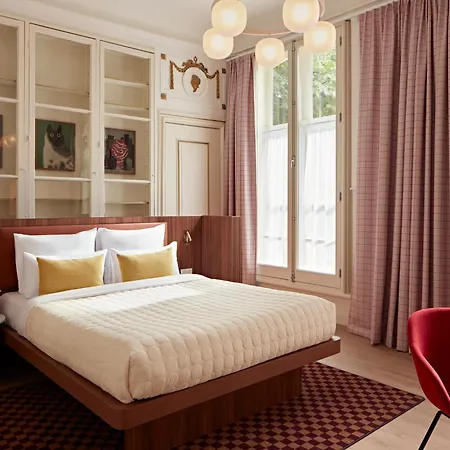 Numa Spanish Court 4*
