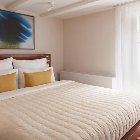 Appart hôtel Numa Spanish Court 4*