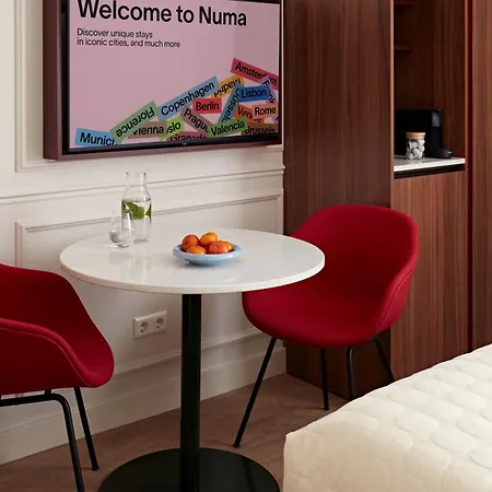 Numa Spanish Court La Haye