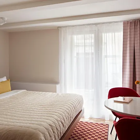 Numa Spanish Court 4*